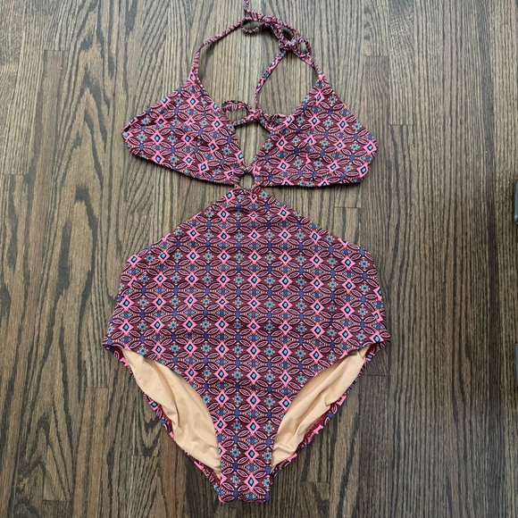 J. Crew O Ring Circle Side Cutout Waist One Piece Swimsuit size 10 - Picture 1 of 8